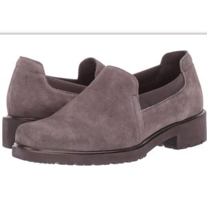 Munro Shoes Womens 8.5 Becca Loafers Slip On Block Heels Brown Brand New